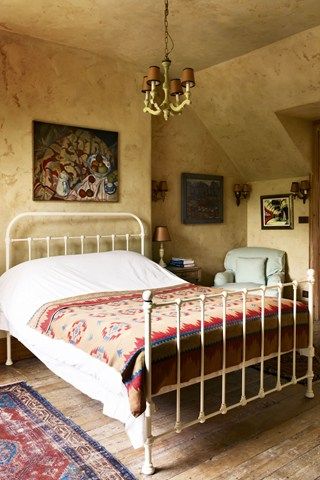 Cottage decor: Bedroom | Keith McNally, Interior Designer: Ian McPheely via House and Garden English Country Bedroom, Childrens Bunk Beds, Teen Girl Bedroom, Country Bedroom, Martha's Vineyard, Interiors Design, Notting Hill, Main Bedroom