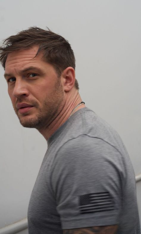 Pai, Tumblr, Old Men Actors, توم هاردي, Venom Eddie Brock, Edward Thomas Hardy, Tom Hardy Haircut, Tom Hardy Actor, Eddie Brock Venom