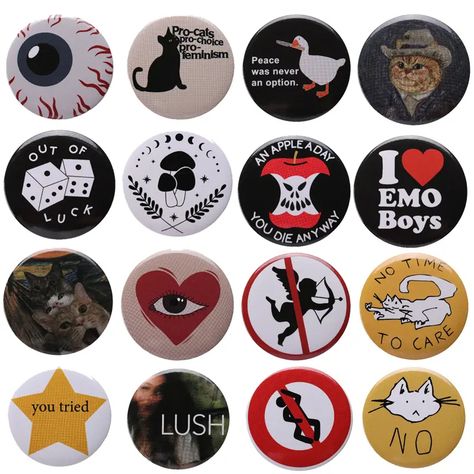 Cool Badges Ideas, Bag Badges Aesthetic, I Love Guitarists Pfp, Pins Buttons Design, Diy Pin Ideas Aesthetic, Diy Pin Designs, Cute Diy Pins, Button Pin Design Ideas Printable, Diy Pin Badge