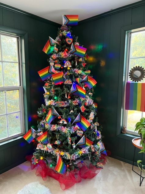 June is pride month! #pridetree Pride Month Decorations, Pride Christmas Tree, Queer Christmas, Gay Christmas, Rainbow Christmas Tree, Rainbow Ornaments, New Years Tree, Meaningful Christmas, Holiday Trees