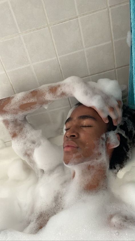 Guy Clear Skin Aesthetic, Self Care Aesthetic Ideas Men, Black Men Self Care Aesthetic, Get Clear Skin, Skin Clear, Spa Day At Home, Healthy Lifestyle Inspiration, Black Boys, Pretty Men