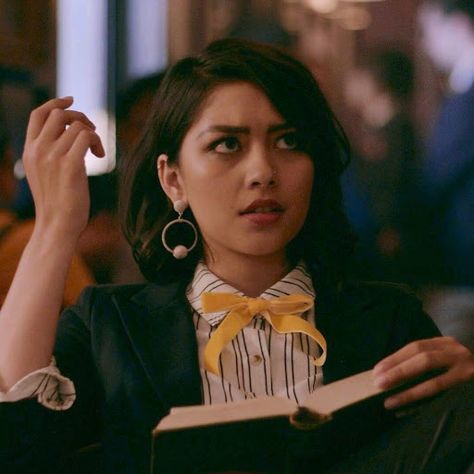 Penelope Park, Lulu Antariksa, Veronica Sawyer, Legacy Tv Series, Female Villains, Fake People, Twin Sisters, Iconic Women, Woman Crush