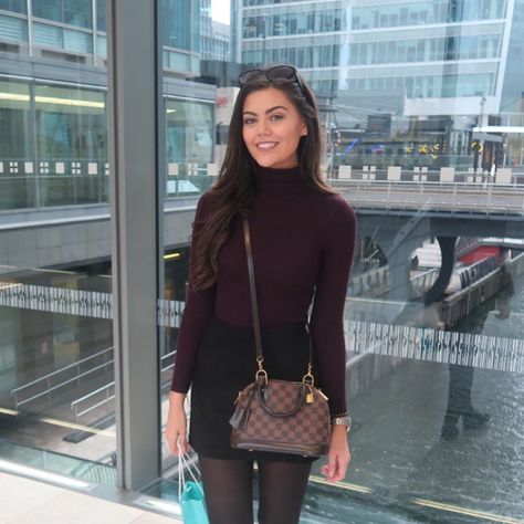 A Very Autumn OOTD.                                                                                                                                                      More Maroon Turtle Neck Outfit, Emily Canham, Turtle Neck Outfit, Spring Fashion Casual, Smart Outfit, Casual School Outfits, Autumn Outfit, Summer Fashion Outfits, Style Women