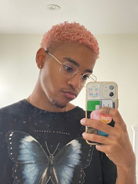 Pink Hair Men Black, Black Man Colored Hair, Black Man Blonde Hair, Split Dyed Hair Men, Afro Hair Color Ideas, Hair Dye Ideas Men, Men Dyed Hair, Pink Hair Men, Cool Tone Hair Color