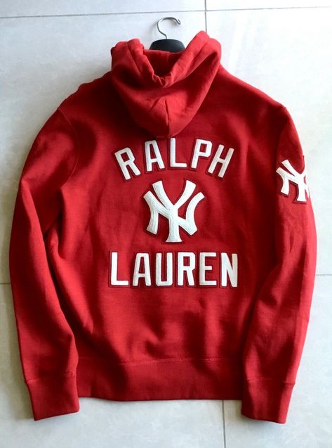 "LIMITED" POLO RALPH LAUREN MLB Yankees NY Hoodie. 100% Authentic New with tag  Size: Small  Color: Red As a boy growing up in the Bronx, Mr. Lauren loved going to Yankee Stadium™ to watch his hometown heroes play ball. This unisex fleece hoodie celebrates Mr. Lauren's long-standing love of the Bronx Bombers™ and the game of baseball. The fit of this style is based on our standard men's sizing.  Drawstring hood with a ribbed V-inset. Long sleeves with ribbed cuffs. New York Yankees™ logo patch a Thanksgiving Fits Men, Designer Clothes For Men Fashion, 90s Fall Fashion Men, Mens Fashion Oversized, Cool Hoodies Mens, 1992 Fashion, Ny Hoodie, Yankees Hoodie, Reworked Hoodie