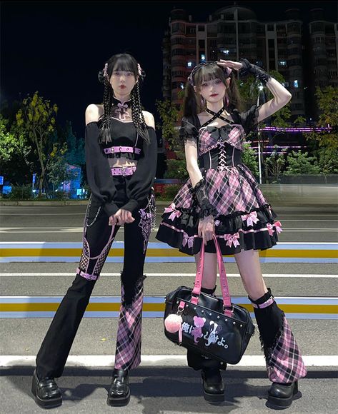 Tenues Kawaii Harajuku Noir Rose ON812 Black Kawaii Outfits, Black Pink Outfits, Black Kawaii, Gothic Punk Fashion, Japan Outfits, Kawaii Store, Mode Rose, Style Kawaii, Kawaii Harajuku