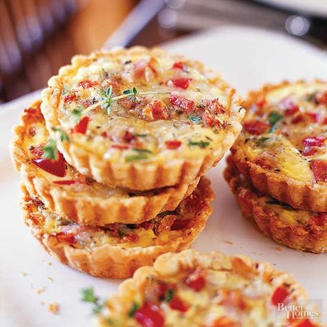 Quiche Mini, Horderves Appetizers, Mini Pie Crust, Ham And Cheese Quiche, Breakfast Tart, Bacon Eggs Breakfast, Mini Pie, Cheese Quiche, Breakfast Quiche