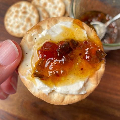 Hot Pepper Bacon Jelly Recipe, Bacon Jelly Recipe, Bacon Jam Uses, Hot Pepper Bacon Jam Recipe, Bacon Jelly, Hot Pepper Bacon Jam, Jalapeno Jam Recipe, Jam Ideas, Canned Bacon