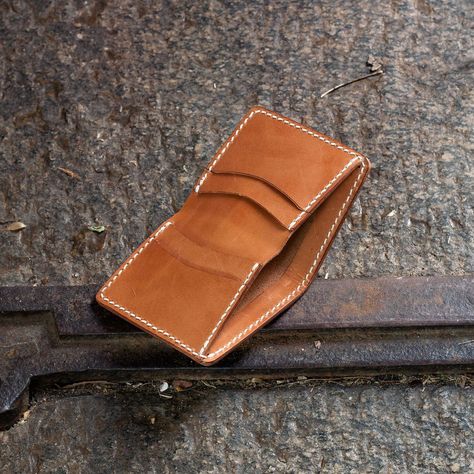 Minimalist leather wallet