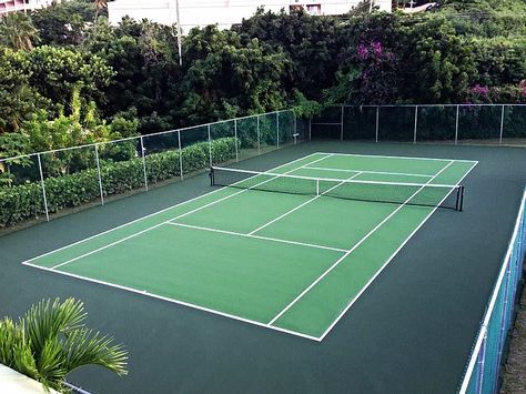 Tennis Court Design Ideas, Luxury Tennis Court, Tennis Courts Design, Modern Tennis Court, Bloxburg Tennis Court, Moss Yard, Home Tennis Court, Backyard Tennis Court, Delhi House