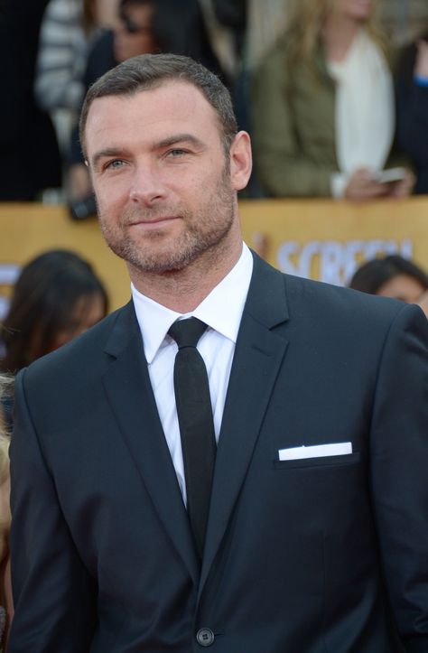 Liev Schreiber. So hot and alpha.  :) Slay Girlboss, Bad Dresses, Ray Donovan, Liev Schreiber, Lifestyle Influencer, Yas Queen, Magic Man, Idris Elba, Jude Law