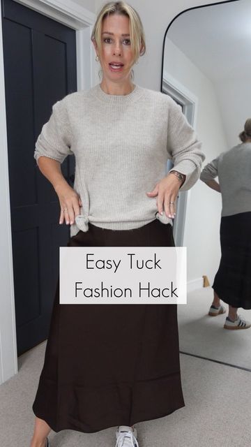 How To Tuck A Shirt Into A Skirt, How To Tuck In Shirt Women, Bow Tying, Mode Tips, Scarf Tutorial, Hacks Clothes, October 8, Fashion Hacks, Mom Hacks