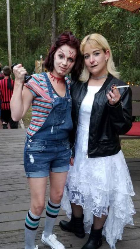 Chucky and Tiffany.   BFF.   DIY Chucky And Tiffany Costume, Tiffany Chucky Bride, Tiffany Costume, Bride Of Chucky Costume, Chucky And Tiffany, Chucky Costume, Bff Halloween Costumes, Bride Of Chucky, Halloween Pumpkins Carvings