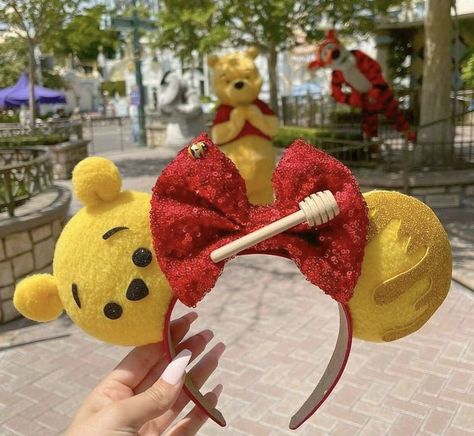 Disney World Ears, Winnie The Pooh Ears, Disneysea Tokyo, Disney Trip Outfits, Diy Disney Ears, Disney Ears Headband, Disneyland Ears, Disney Diy Crafts, Diy Mickey Ears