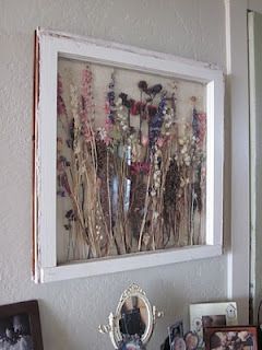 After the wedding, press my bouquet and make art in an old window pane Old Window Panes, Diy Wand, Fleurs Diy, Antique Windows, Diy Wedding Bouquet, Diy Bouquet, Mason Jar Diy, Window Frame, Diy Hacks