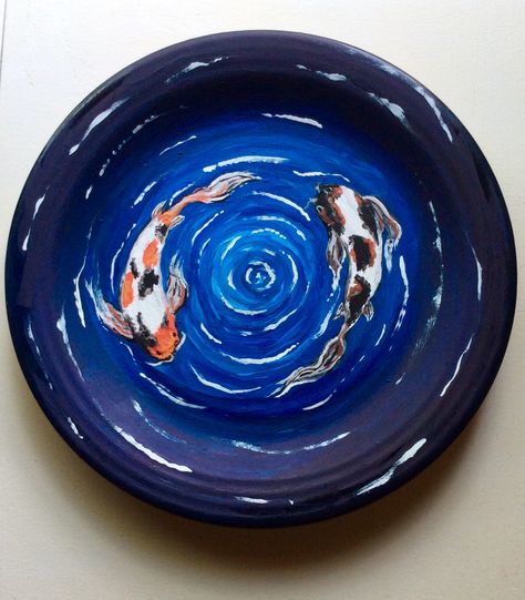 Ceramic Bowls And Plates, Painted Catch All Dish, Koi Fish Bowl Pottery, Koi Fish Clay Tray, Fish Bowl Ceramic, Ceramic Acrylic Painting, Koi Fish Ceramic Bowl, Painting Plates With Acrylic Paint, Painting On Plates Ideas