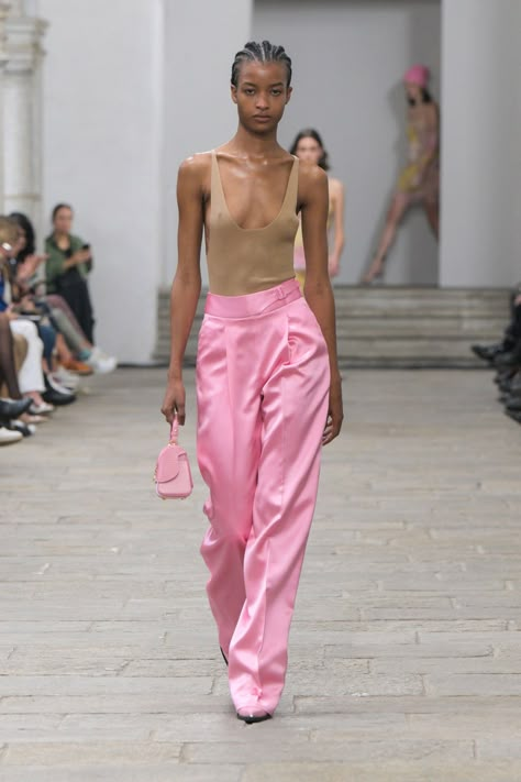 Pink Pants Outfit, Fashion Forecasting, Ermanno Scervino, Pink Pants, Spring 2023, 가을 패션, Mode Inspiration, Runway Fashion, Fashion Collection