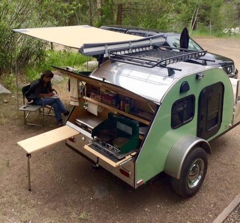 Teardrop Trailer Camping, Petit Camping Car, Tiny Camper Trailer, Teardrop Camper Plans, Small Camper Trailers, Teardrop Caravan, Teardrop Camping, Kombi Motorhome, Auto Camping