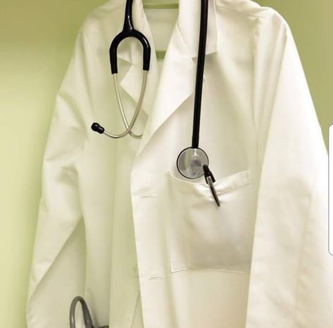 Doctors Coat Aesthetic, White Doctor Coat, Doctor White Coat Outfit, White Lab Coat Aesthetic, White Coat Aesthetic Doctor, White Coat Ceremony Aesthetic, Doctor Coat Aesthetic, White Coat Ceremony Outfit Medical, Doctor Outfit Women White Coat