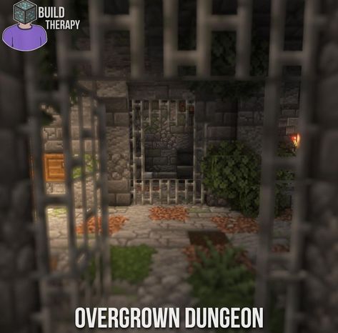 Dungeon Design Minecraft, Minecraft Medieval Prison, Minecraft Castle Dungeon, Minecraft Dungeon Build Ideas, Minecraft Jail Cell Ideas, Minecraft Dungeon Design, Minecraft Jail Cell, Minecraft Creepy House, Evil Lair Minecraft