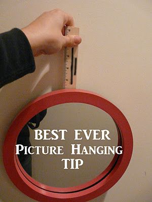 Huh! Picture Hanging Tips, Framing Pictures, Photowall Ideas, Hang Pictures, Diy Rangement, Perfect Pictures, Creation Deco, Handy Dandy, Picture Hanging