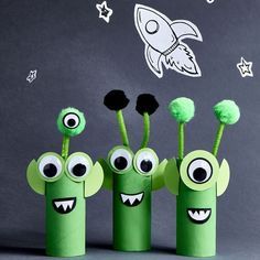 Turn cardboard tubes into friendly aliens. Let your creativity go wild with this project! Space Crafts For Kids, Alien Crafts, Sistem Solar, Pool Games, Toilet Paper Roll Crafts, Paper Roll Crafts, Seni Origami, Space Party, Family Crafts