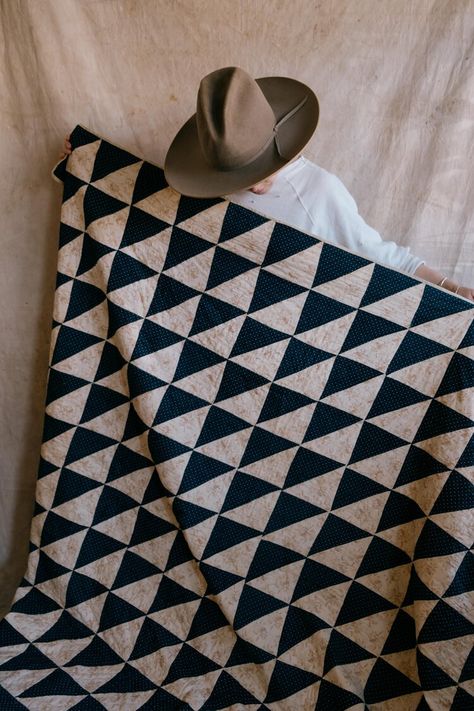 2 Tone Quilts, 2 Tone Quilt Patterns, Natural Color Quilts, Minimalist Quilts Ideas, Neutral Quilts Ideas Modern, Tonal Quilts, Pendleton Quilt Pattern, Scandinavian Quilt Patterns, Simple Quilt Designs