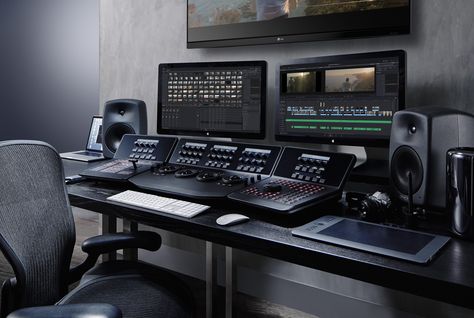 Blackmagic Design: DaVinci Resolve 12 Compare Video Editing Studio, Editing Studio, Editing Suite, Recording Studio Design, Music Studio Room, Blackmagic Design, Home Recording Studio, 3d Figures, Animated Videos