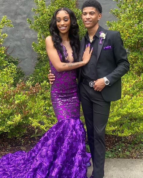 Dark Purple Prom Suit, Purple Prom Black Couple, Prom Suit Purple, Purple Tuxedo For Prom, Purple Prom Outfits, Dark Purple Prom Dress Couple, Purple Prom Tuxedo, Purple And Black Prom Couple, Purple Prom Looks