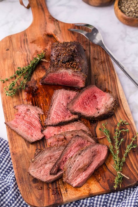 Air fryer roast beef comes together with only 5 ingredients to make an insanely juicy, perfectly cooked roast. No searing and no fuss, but you still get that delicate browned crust! Air Fryer Beef Recipes, Silverside Roast, Air Fryer Roast Beef, Air Fryer Roast, Rare Roast Beef, Cooking Roast Beef, Boneless Ribs, Sirloin Tip Roast, Sirloin Roast