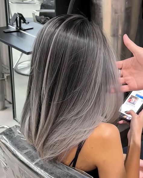 Top Long Straight Hair Inspiration - davidreed.co Balayage Hair Grey, Balayage Straight Hair, Grey Ombre Hair, Ash Blonde Hair Colour, Hair Magic, Hair Color Underneath, Ash Hair Color, Brunette Hair With Highlights, Dark Hair With Highlights