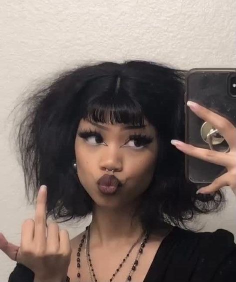 Black Emo Girl Makeup, Egirl Makeup Black Women, Soft Emo Makeup, Emo Girl Makeup, Whimsigoth Makeup, Black Goth Makeup, Alt Eyeliner, Alt Makeup Looks, Soft Grunge Makeup