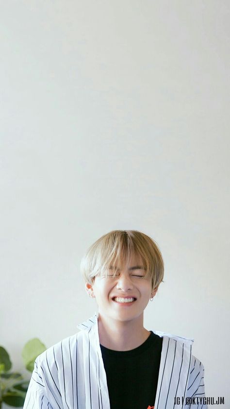 V Drama, Taehyung Smile, V Smile, V Chibi, V Cute, Kim Taehyung Wallpaper, Bts Lockscreen, Daegu, V Taehyung