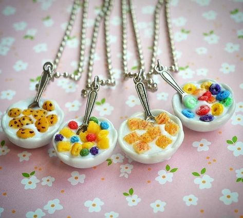 Mareesa St.Germaine (@scrumptiousdoodle) • Fotos y videos de Instagram Cereal Necklace, Mini Cereal, Teen Girl Birthday Gifts, Miniature Jewelry, Food Necklace, Bff Jewelry, Bowl Of Cereal, Miniature Food Jewelry, Food Charms