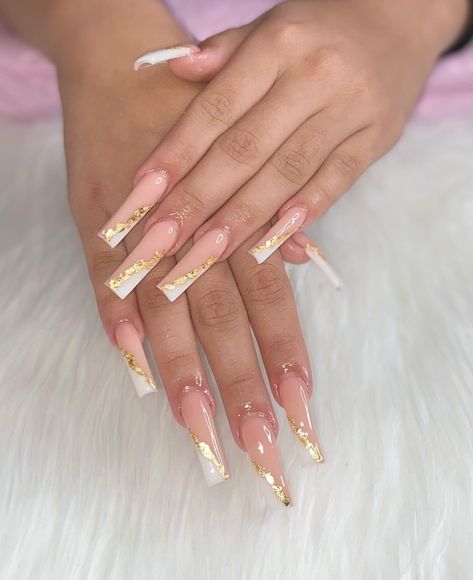 Naked Nails, White Nails With Gold, Gucci Nails, Bauch Tattoos, Gold Acrylic Nails, Tapered Square Nails, Long Acrylic Nail Designs, Ombre Acrylic Nails, White Acrylic Nails