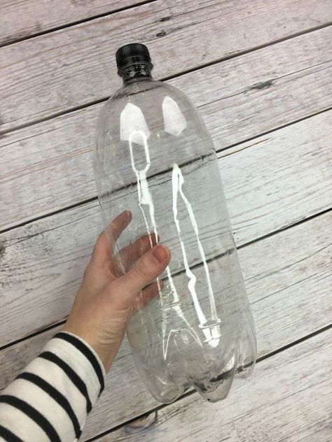 Save all of those pesky plastic bottles to craft these useful projects for your life! Organizer Tips, Senior Crafts, Grocery Bag Dispenser, Hometalk Diy, Plastic Bag Dispenser, Homemade Air Freshener, Useful Projects, Bag Dispenser, Plastic Bottle Crafts