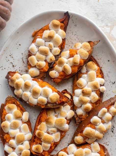 maple marshmallow twice baked sweet potatoes Texas Roadhouse Sweet Potato Recipe, Maple Marshmallows, Whipped Sweet Potatoes, Sweet Potatoes With Marshmallows, Marshmallow Recipe, Twice Baked Sweet Potatoes, Baked Sweet Potatoes, Sweet Potato Skins, Loaded Sweet Potato