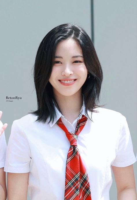 Ryujin Haircut, Lee Joo Young, Mens Leather Pants, Korean Idol, Face Claims, Korean Girl, Hair Inspo, Cute Hairstyles, Aesthetic Clothes