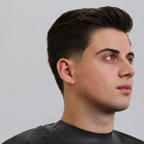 Scissor Taper Haircut, Haircuts For Growing Out Hair Men, Classic Taper Haircut Men, Sideburn Fade, Classic Haircut Men, Taper Haircut Men, Taper Fade Haircuts, Matrix Hairstyle, Taper Haircut