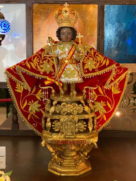 2020.01 STO. NIÑO EXHIBIT  The Gallery, Ayala Center Cebu  ⛓ https://www.facebook.com/1529285843/posts/10214982798913311/?d=n  ⛓ https://www.facebook.com/1529285843/posts/10214982846914511/?d=n Sinulog Festival Costume Sketch, Ayala Center Cebu, Sinulog Festival, Sto Nino, Festival Costume, Festival Costumes, Sacred Art, Cebu, The Gallery