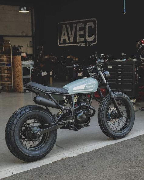 Cafe Racers | Custom Culture on Instagram: “'03 Yamaha TW125 — 👍🏼 OR 👎🏾? - Build: @avecmotors Page Kickstarted by: @oligarnett - #yamaha #125 #125cc” Yamaha Tw 125, Tw 125, Cb 250 Twister, Sepeda Retro, Xjr 1300, Brat Bike, Yamaha Cafe Racer, Cafe Racer Moto, Honda Scrambler