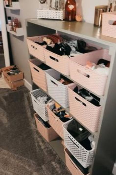 Good Storage Ideas Bedrooms, Room Reorganization Bedrooms, Small Room Organization Bedroom Layout, Easy Room Organization Ideas, Storage Ideas Bedroom Organizing, Best Organization Ideas Bedroom, Organizers For Bedrooms Small Rooms, Good Organization Ideas For Bedroom, Shelves Organization Ideas Bedroom