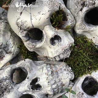 Super Real-look Concrete Skulls : 7 Steps (with Pictures) - Instructables Concrete Skulls, Cement Projects, Diy Skulls, Concrete Leaves, Garden Spheres, Spooky Things, Concrete Light, Skull Crafts, Scary Doll