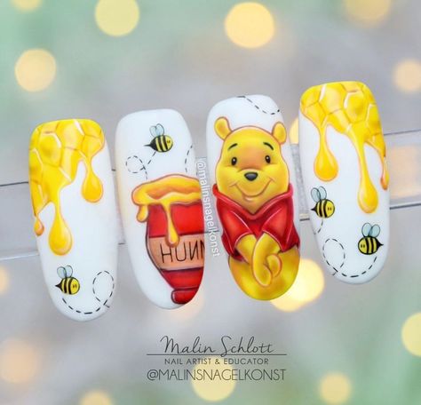 Forever love Winnie the Pooh! ♥️ 💅🏼 Nail Artist: @malinsnagelkonst ✔️ Follow @nailarttolove for more nail art inspiration ✔️ Follow us o… | Instagram Printable Nail Art Practice Sheet, Printable Nail Art, Nails Disney, Disney Acrylic Nails, Disney Nail, Unghie Sfumate, Crazy Nail Art, Animal Nail Art, Fake Nails Designs