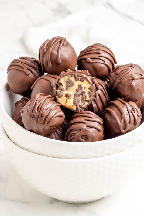 Truffles Recipe Easy, Recipes Cookie Dough, Easy Chocolate Chip Cookie Dough, Chocolate Chip Cookie Dough Truffles, Easy Chocolate Chip Cookie, Truffle Recipe Easy, Cookie Dough Truffles, Truffles Recipe, Easy Chocolate Chip Cookies