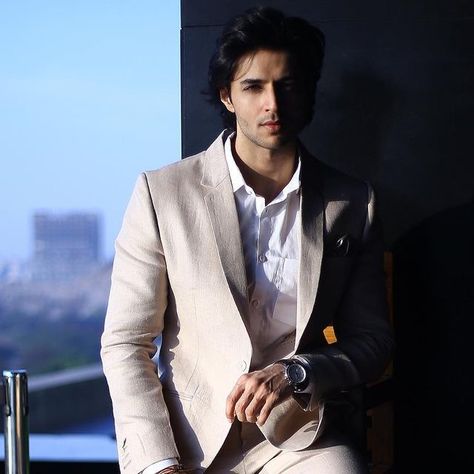 Sidharth Gupta, Siddharth Gupta, Outfit Designer, Pick Yourself Up, Selfie Ideas, Actor Photo, Long Hair Styles Men, Asian Men, The 4