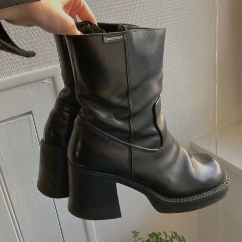 Vintage Boots Aesthetic, Black Boots With Jeans, Vintage Black Boots, Thrift Shoes, 90s Boots, 90s Shoes, Short Heel Boots, Vintage Mustang, Shoes Aesthetic