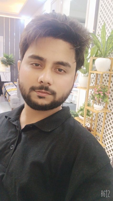 Handsome Boy Picture Indian, Man Dp Pic, Pakistani Boys Pic, Selfie Ideas Funny, Indian Man Selfie, Boy Pics For Fake Acc, Fake Boys Pic, Handsome Boy Pic, Indian Boys Pic