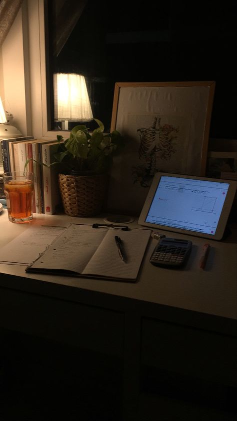 I Can Be Better, Late Night Study, Better Than Everyone, Night Study, Study Board, Study Organization, Studying Life, Study Motivation Inspiration, Study Space