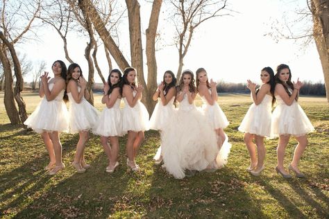 Quince picture! Quince Dama Pictures, Court Pictures Quinceanera, Quince Court Pictures Photo Ideas, Quince Photoshoot Ideas With Court, Quince Court Pictures, Quinceanera Court Pictures, Photoshoot With Car, Quince Pics, Quince Picture Ideas